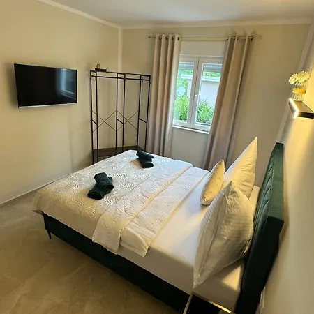 Cellinis Apartment *