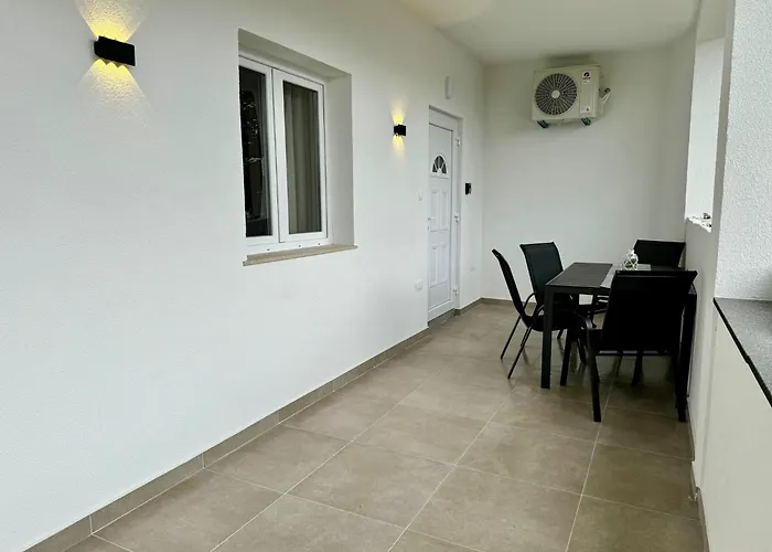 Cellinis Apartment *